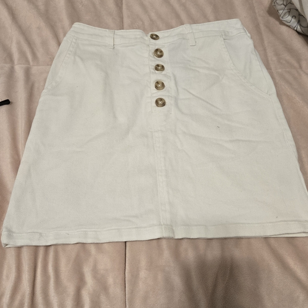 White‎ Button-Up Skirt